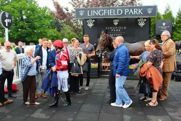 Number 9 SR, Robert, Dean and Happy Owners (orig) @ Lingfield 29 May 2018 resized